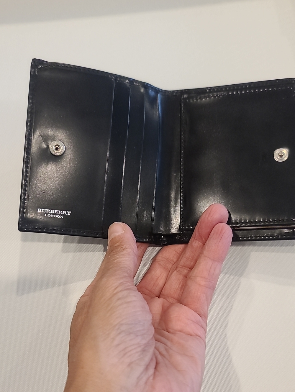Burberry Wallet - Picture 4 of 6
